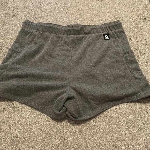 Gray shorts - Picture 4 of 5